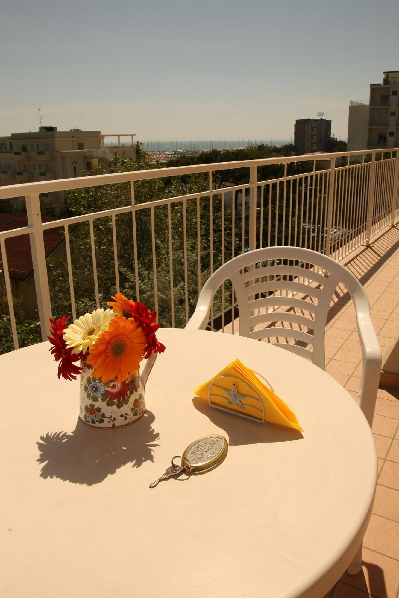 Hotel Santiago Milano Marittima Bagian luar foto