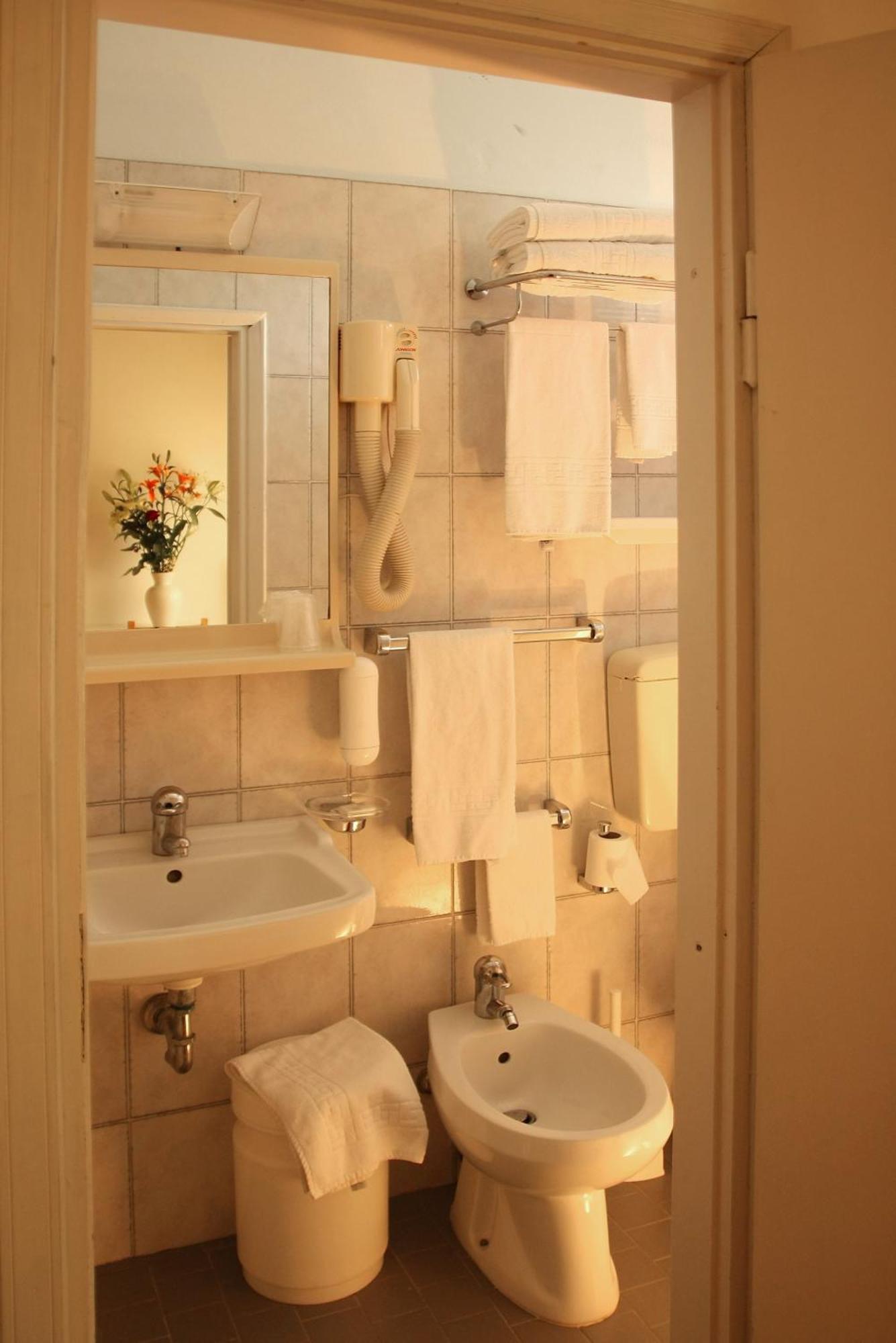 Hotel Santiago Milano Marittima Bagian luar foto