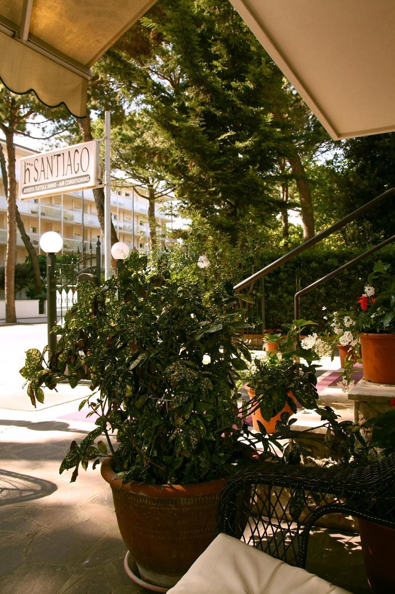 Hotel Santiago Milano Marittima Bagian luar foto